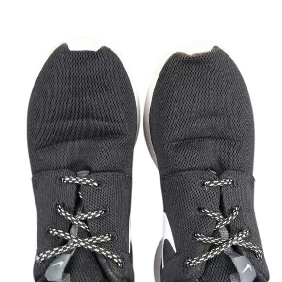 Nike Shoes Womens 7 Athletic Trainers Roshe One Sneakers Lifestyle Running Black - Picture 9 of 12